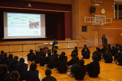 20241223　総合１年学年発表会 (6)